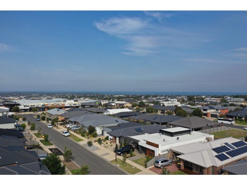 10 Yallock Circuit, Torquay VIC 3228