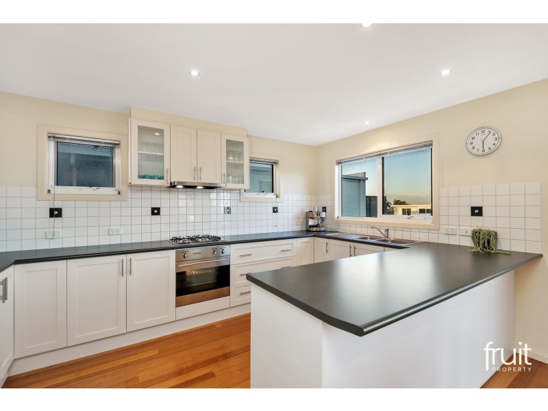1/126 Fischer Street, Torquay VIC 3228