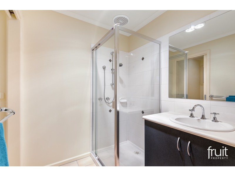 1/126 Fischer Street, Torquay VIC 3228