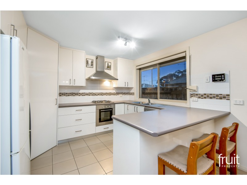 3/2 COSGROVE STREET, Breakwater VIC 3219