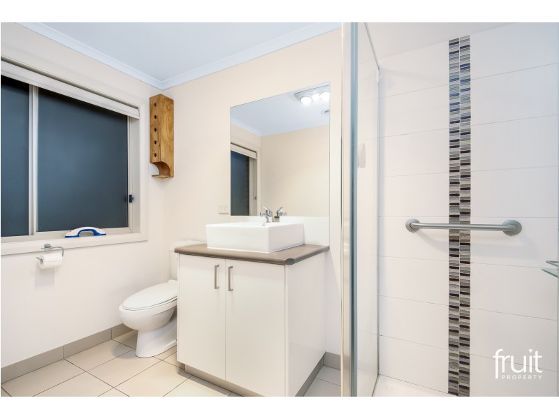 3/2 COSGROVE STREET, Breakwater VIC 3219