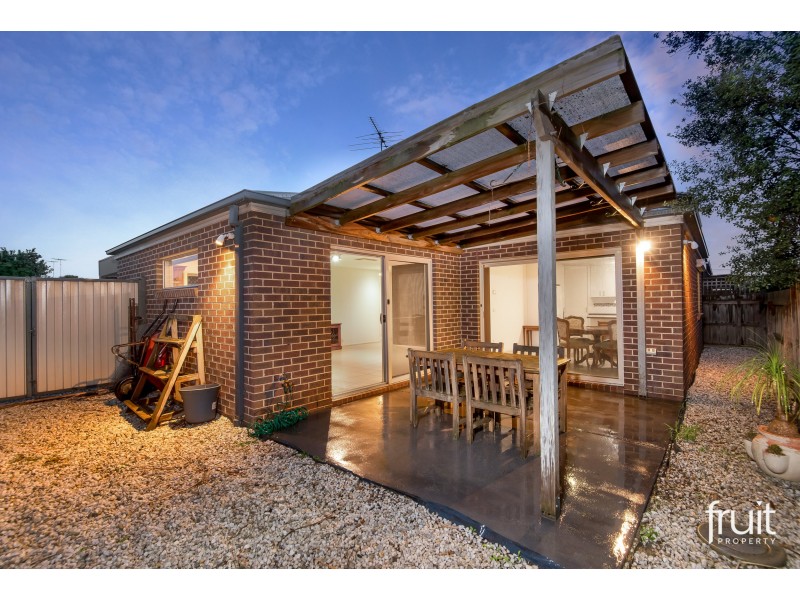 3/2 COSGROVE STREET, Breakwater VIC 3219