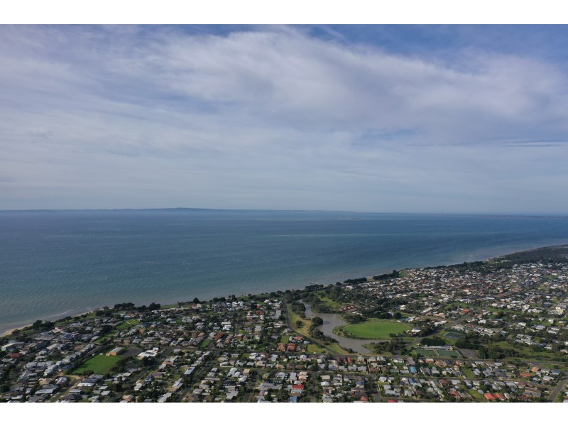 4 Amelia Place, St Leonards VIC 3223