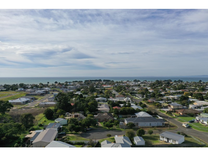 4 Amelia Place, St Leonards VIC 3223