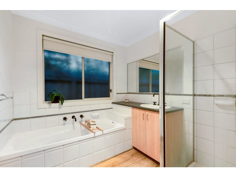 38 QUAMBY AVENUE, Hamlyn Heights VIC 3215