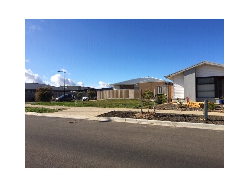 37 Rosser Boulevard, Torquay VIC 3228