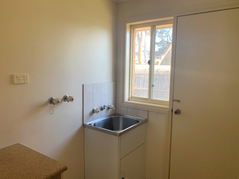 4/8 Shaw Close, Bell Post Hill VIC 3215
