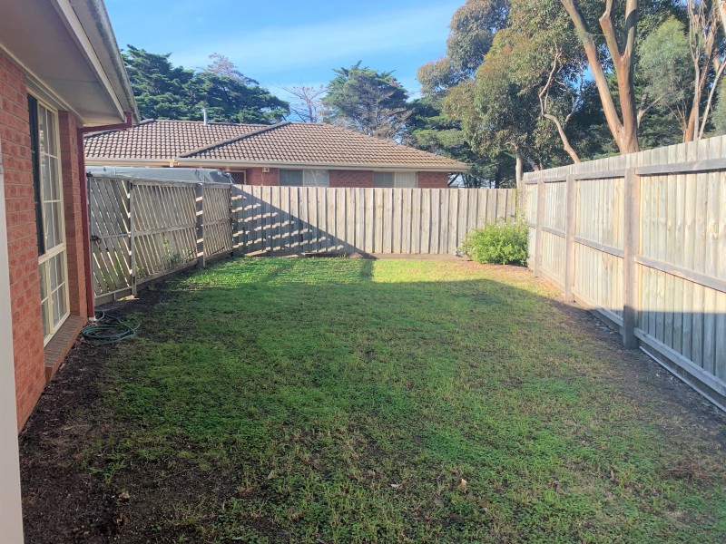 4/8 Shaw Close, Bell Post Hill VIC 3215