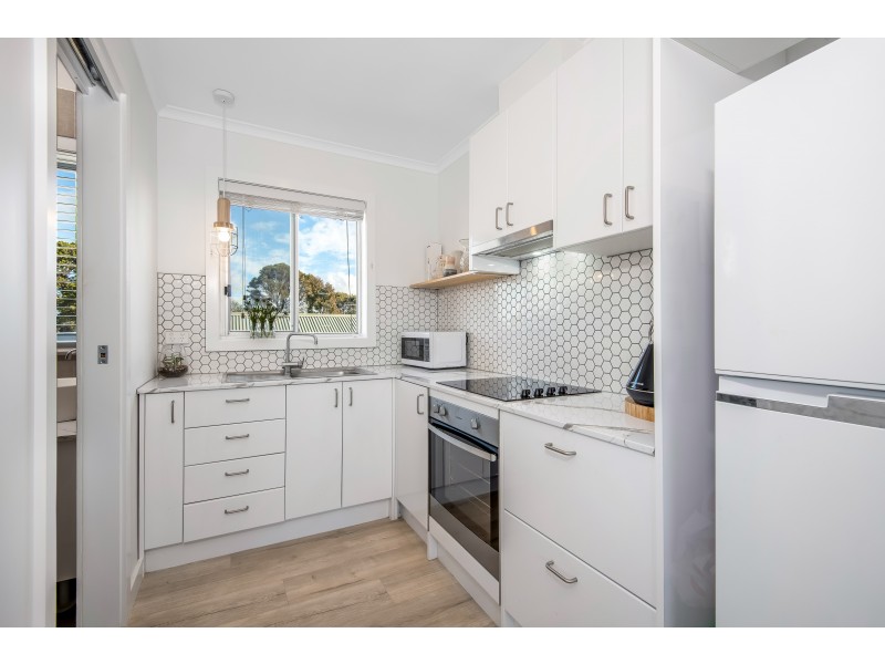 3/42 DUDLEY PARADE, St Leonards VIC 3223