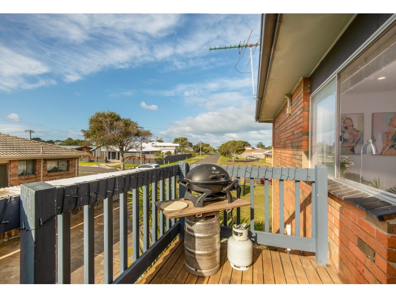 3/42 DUDLEY PARADE, St Leonards VIC 3223