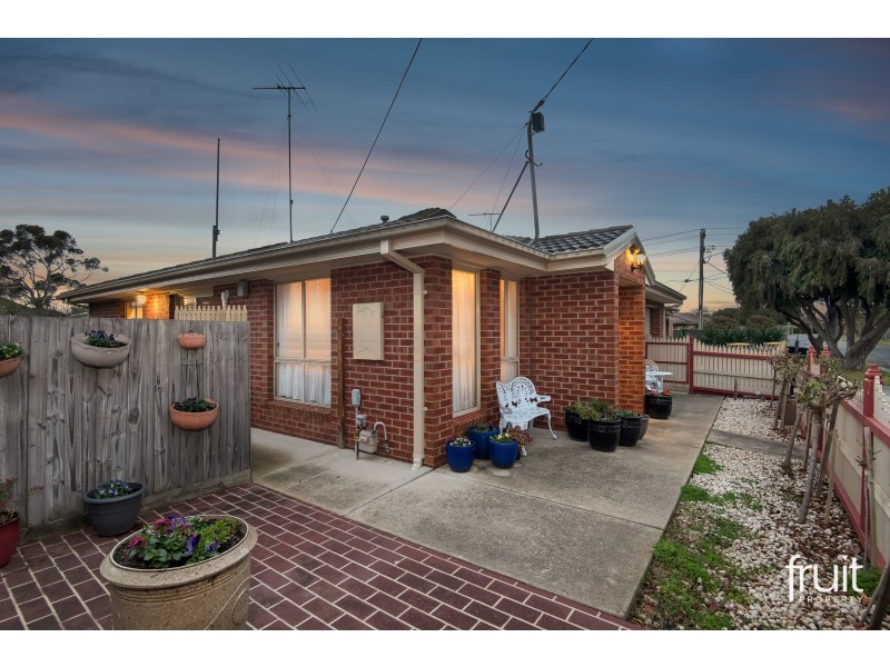 1/2 VINCENT COURT, Whittington VIC 3219