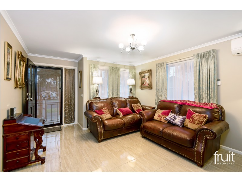 1/2 VINCENT COURT, Whittington VIC 3219