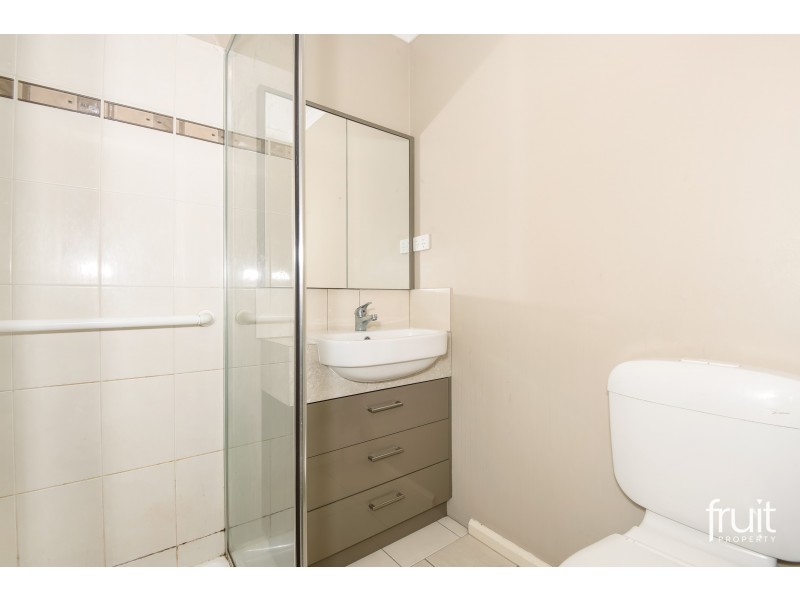 1/2 VINCENT COURT, Whittington VIC 3219