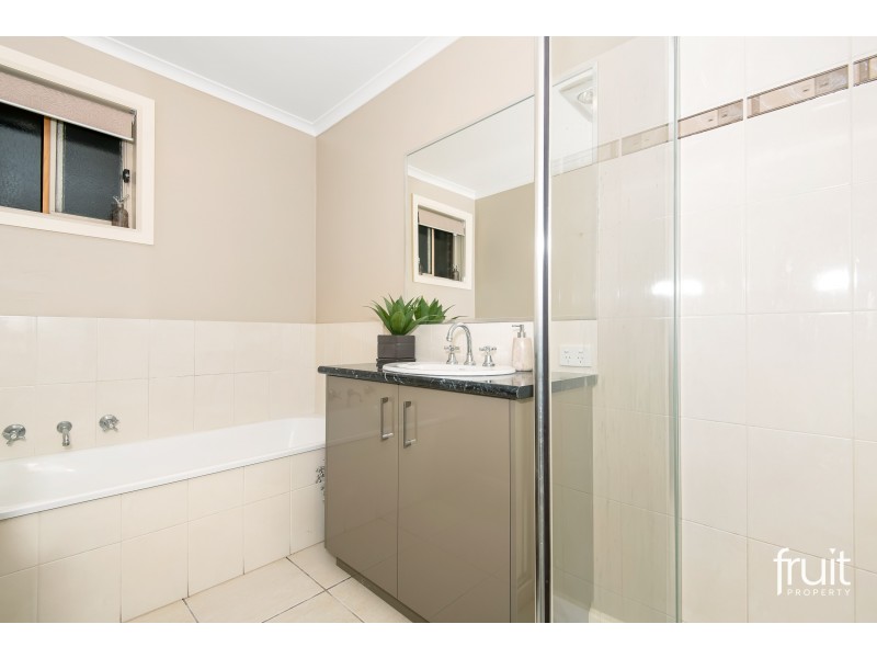 1/2 VINCENT COURT, Whittington VIC 3219