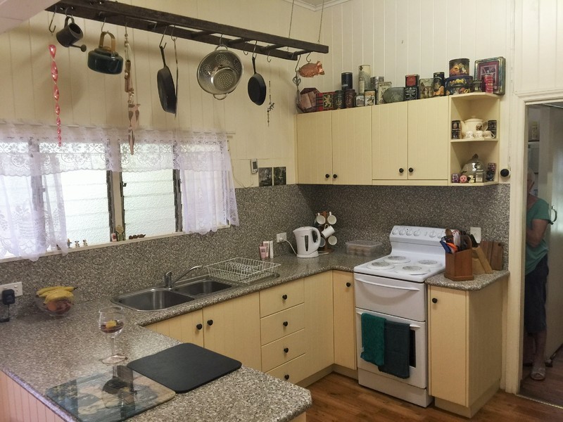 2 Dunns Avenue, Harrisville QLD 4307