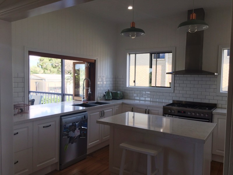 6 teape Street, Silkstone QLD 4304