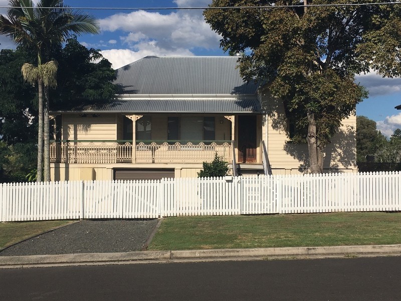 6 teape Street, Silkstone QLD 4304