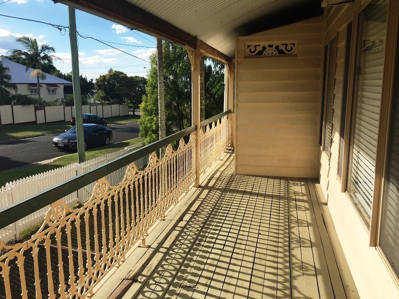 6 teape Street, Silkstone QLD 4304