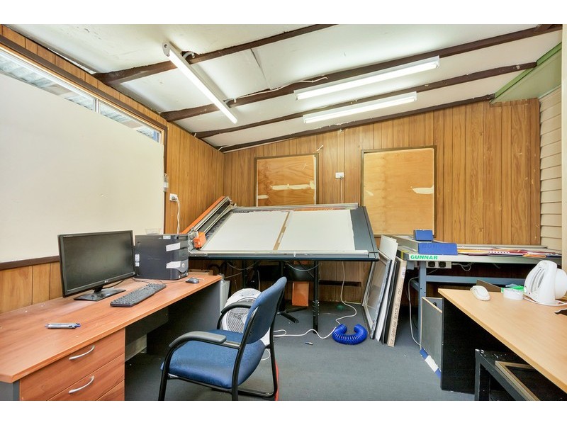 3 Hamilton Street, Booval QLD 4304