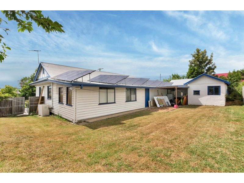 3 Hamilton Street, Booval QLD 4304