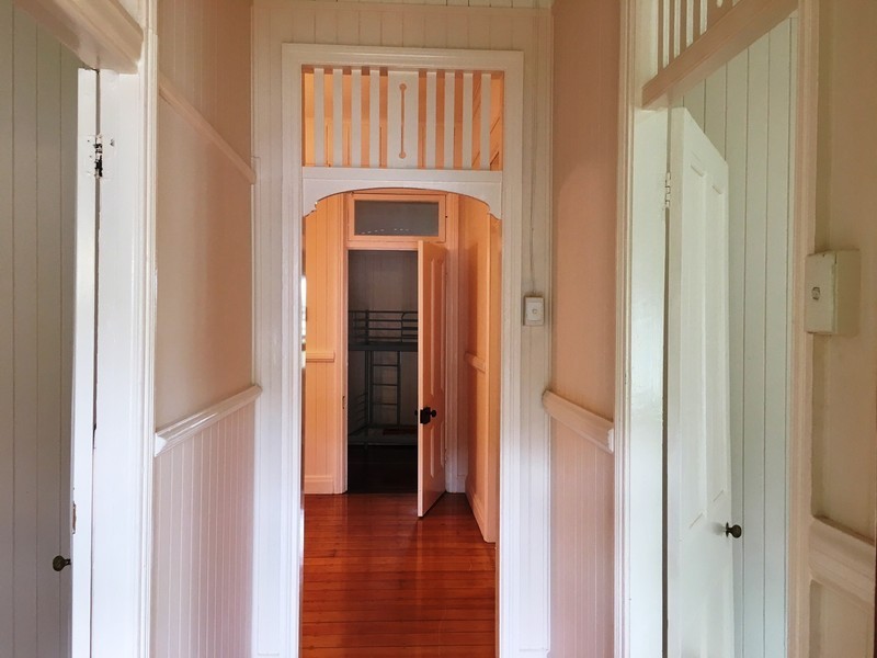 4 Brisbane Road, East Ipswich QLD 4305