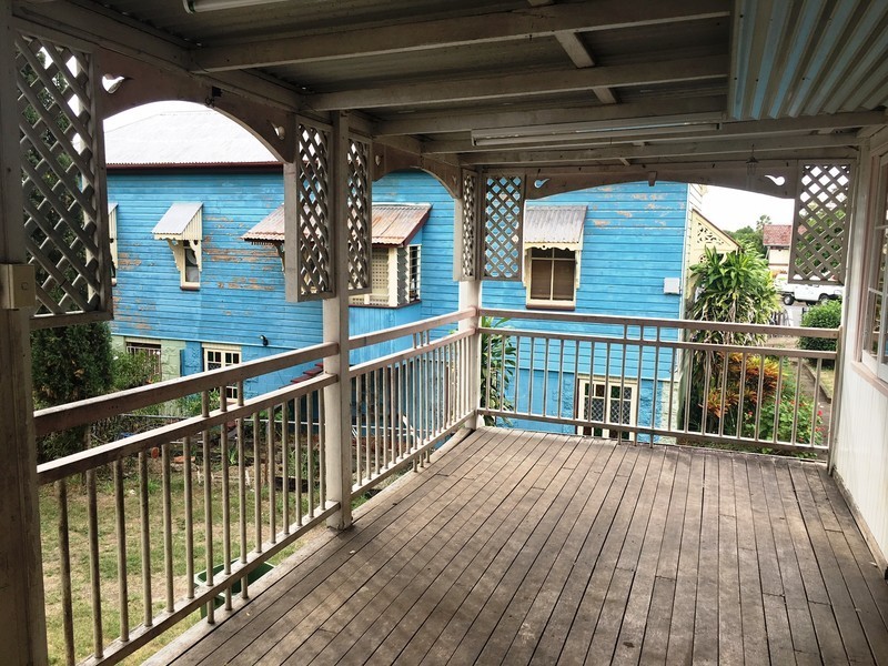 4 Brisbane Road, East Ipswich QLD 4305