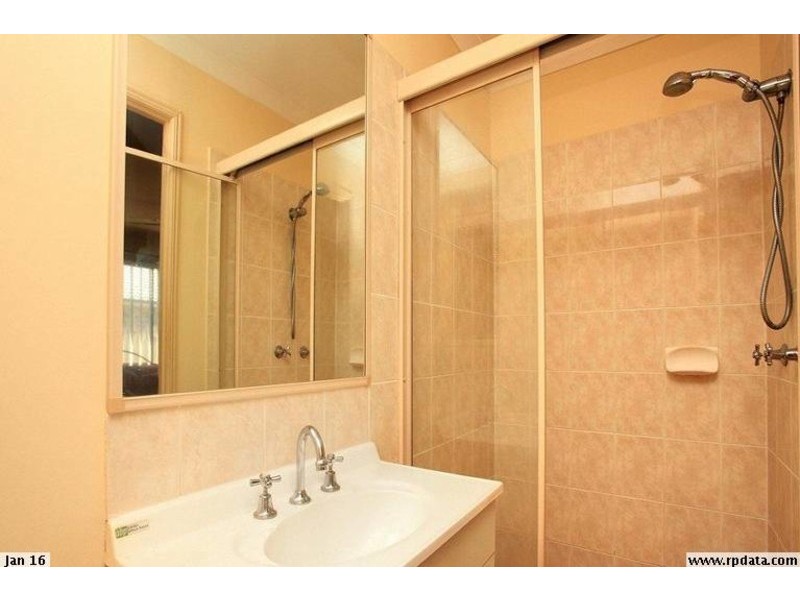 18 Links Avenue, Meadowbrook QLD 4131