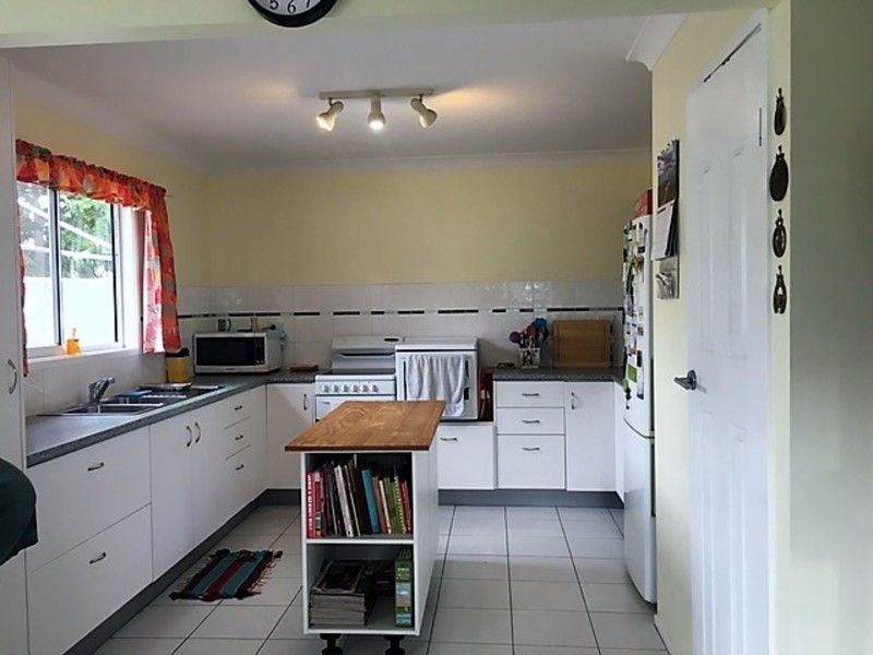 25 Bottomley Street, Brassall QLD 4305