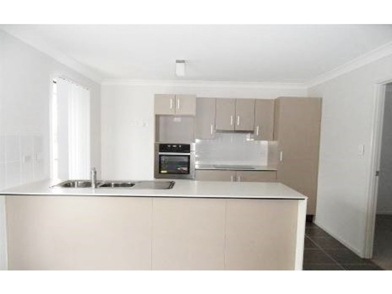 88 High Street, Blackstone QLD 4304