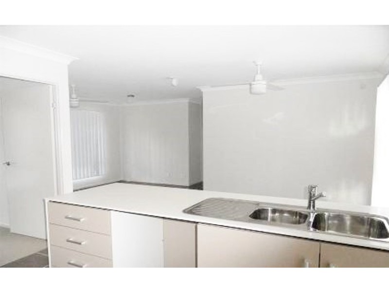 88 High Street, Blackstone QLD 4304