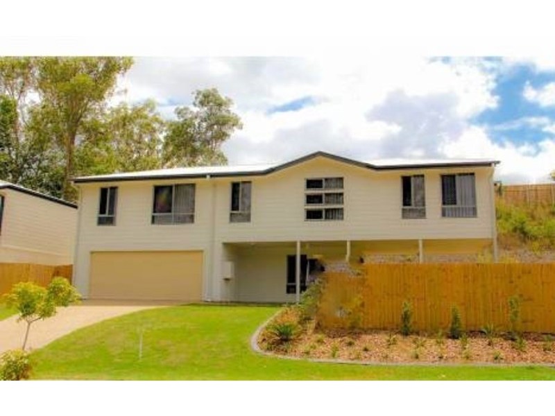 92 High Street, Blackstone QLD 4304