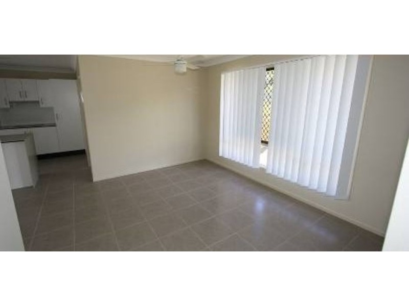 98 High Street, Blackstone QLD 4304