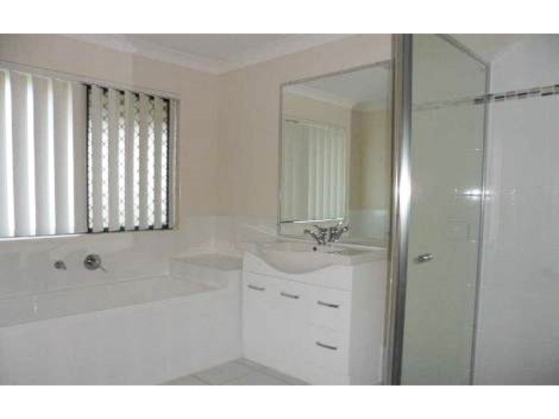 3 Iris Court, Yamanto QLD 4305