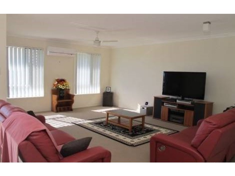 17 Iris Court, Yamanto QLD 4305