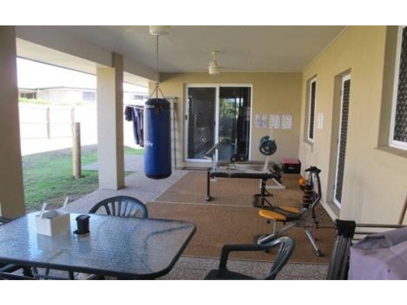 17 Iris Court, Yamanto QLD 4305