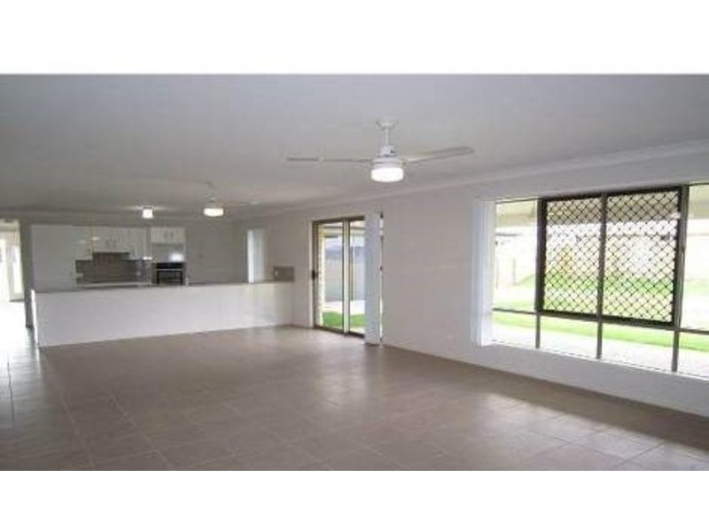13 Petal Place, Yamanto QLD 4305