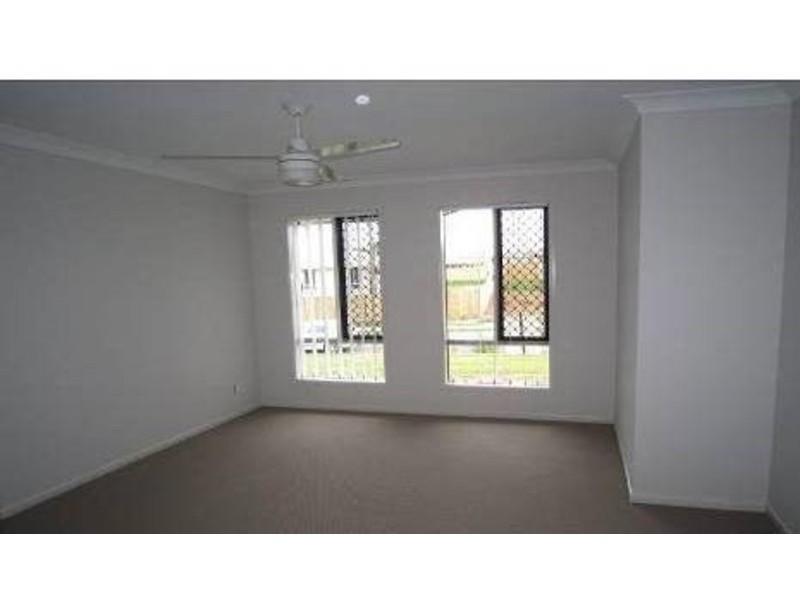 13 Petal Place, Yamanto QLD 4305