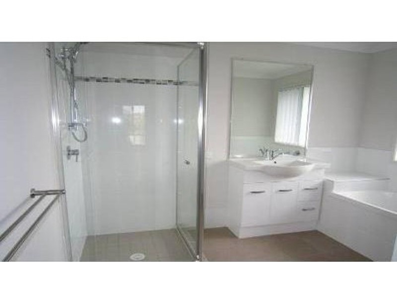 13 Petal Place, Yamanto QLD 4305