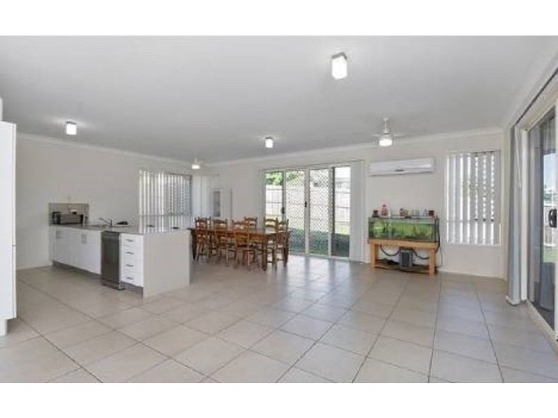 13 Iris Court, Yamanto QLD 4305