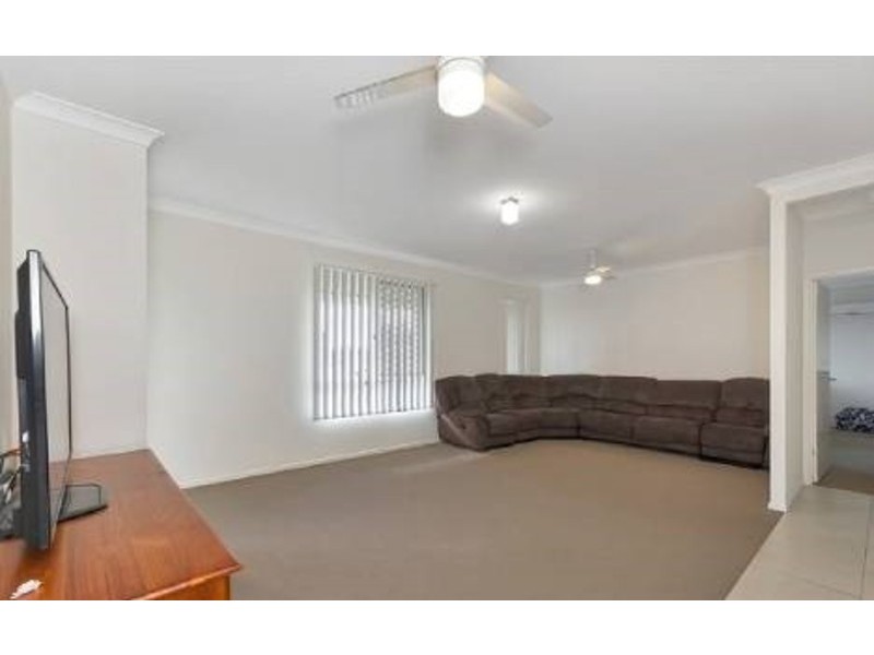 13 Iris Court, Yamanto QLD 4305