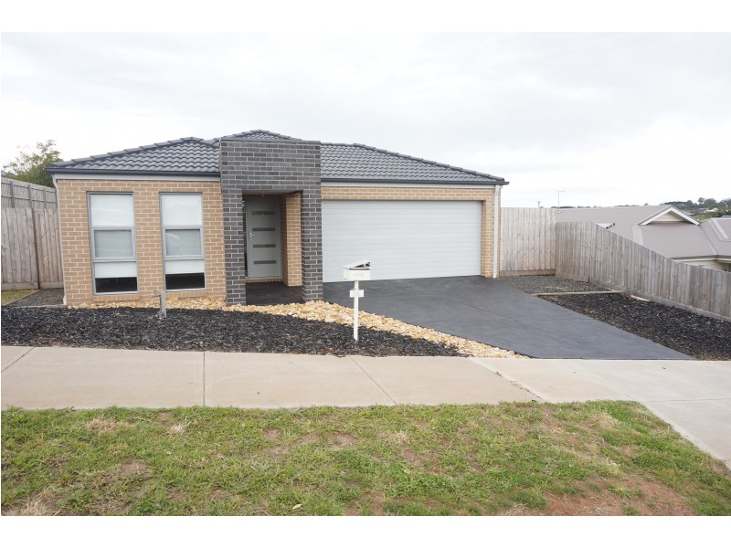 24 Todman Street, Drouin VIC 3818