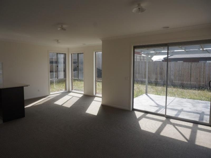 24 Todman Street, Drouin VIC 3818