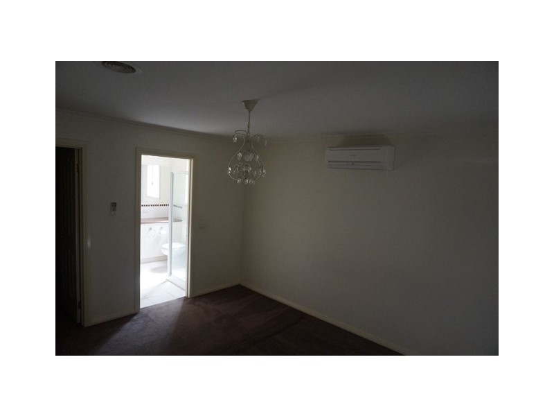 16 Turella Close, Berwick VIC 3806