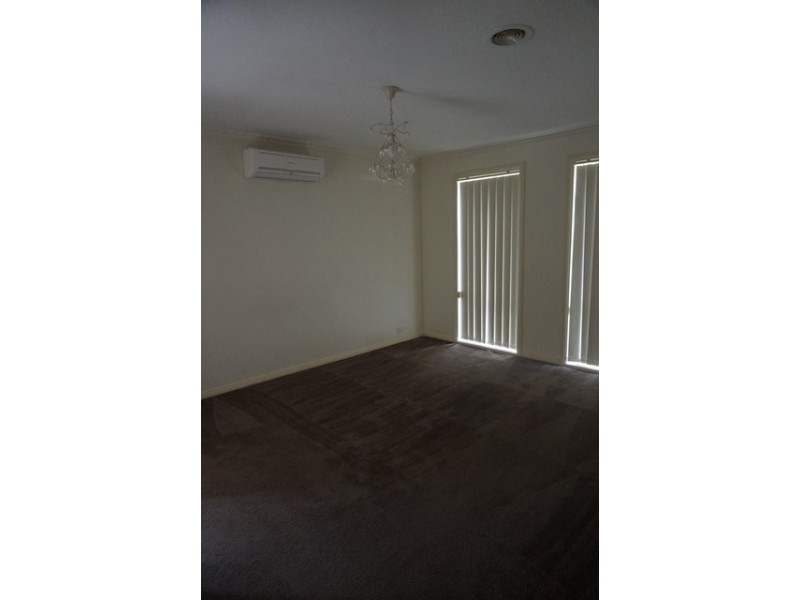 16 Turella Close, Berwick VIC 3806