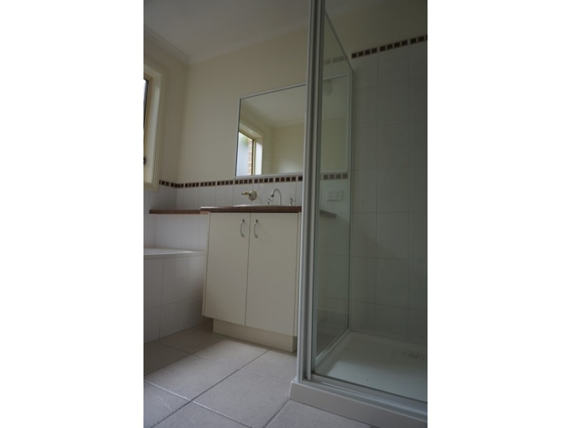 16 Turella Close, Berwick VIC 3806