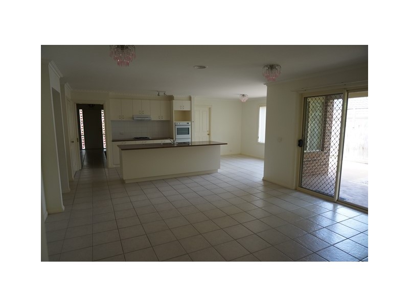 16 Turella Close, Berwick VIC 3806