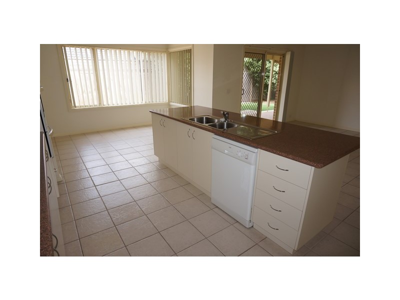 16 Turella Close, Berwick VIC 3806