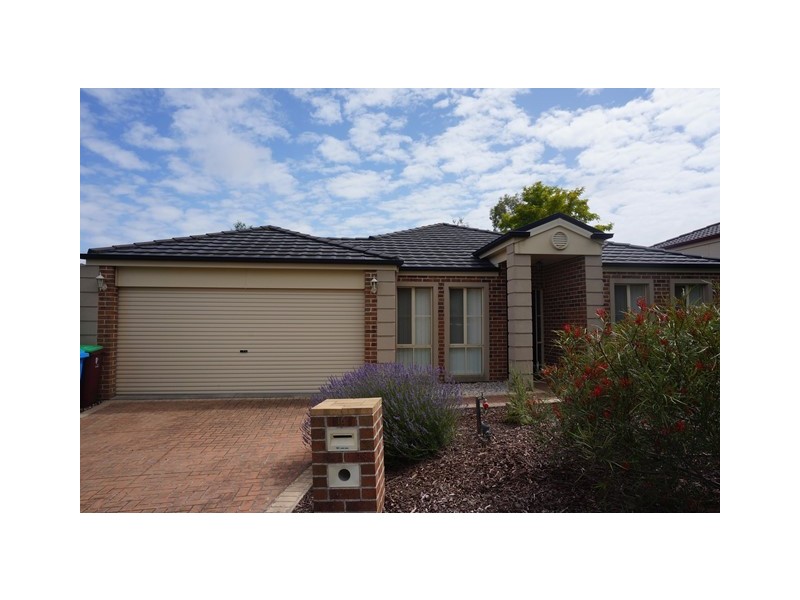 16 Turella Close, Berwick VIC 3806