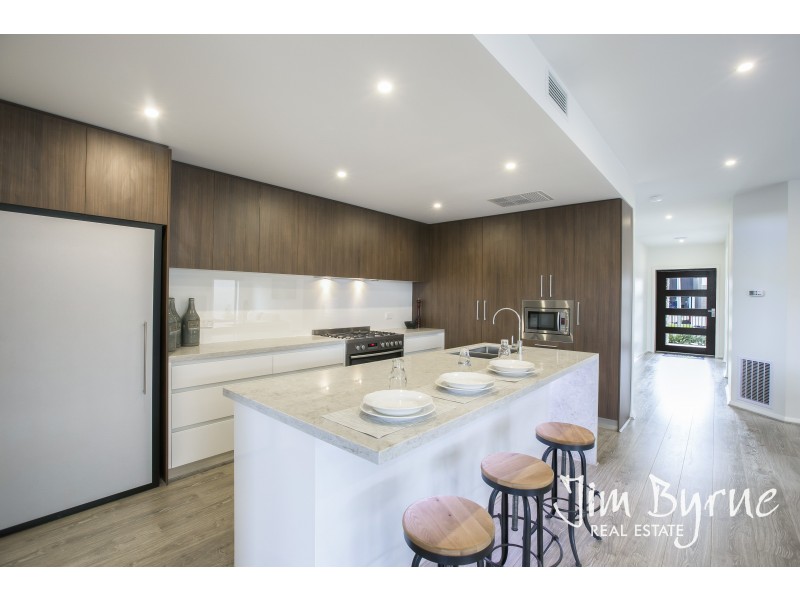 3 Flowerbloom Crescent, Clyde North VIC 3978