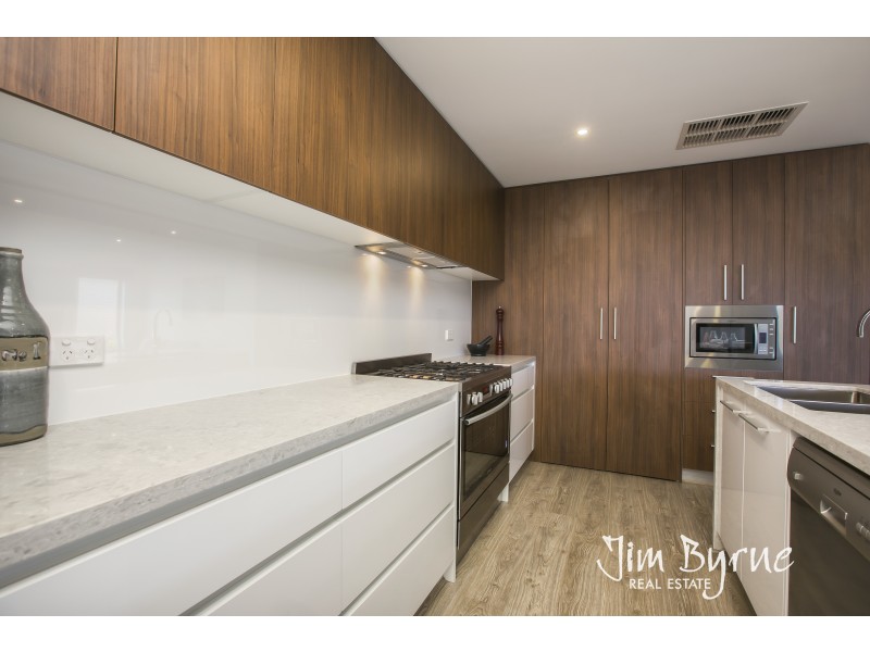 3 Flowerbloom Crescent, Clyde North VIC 3978